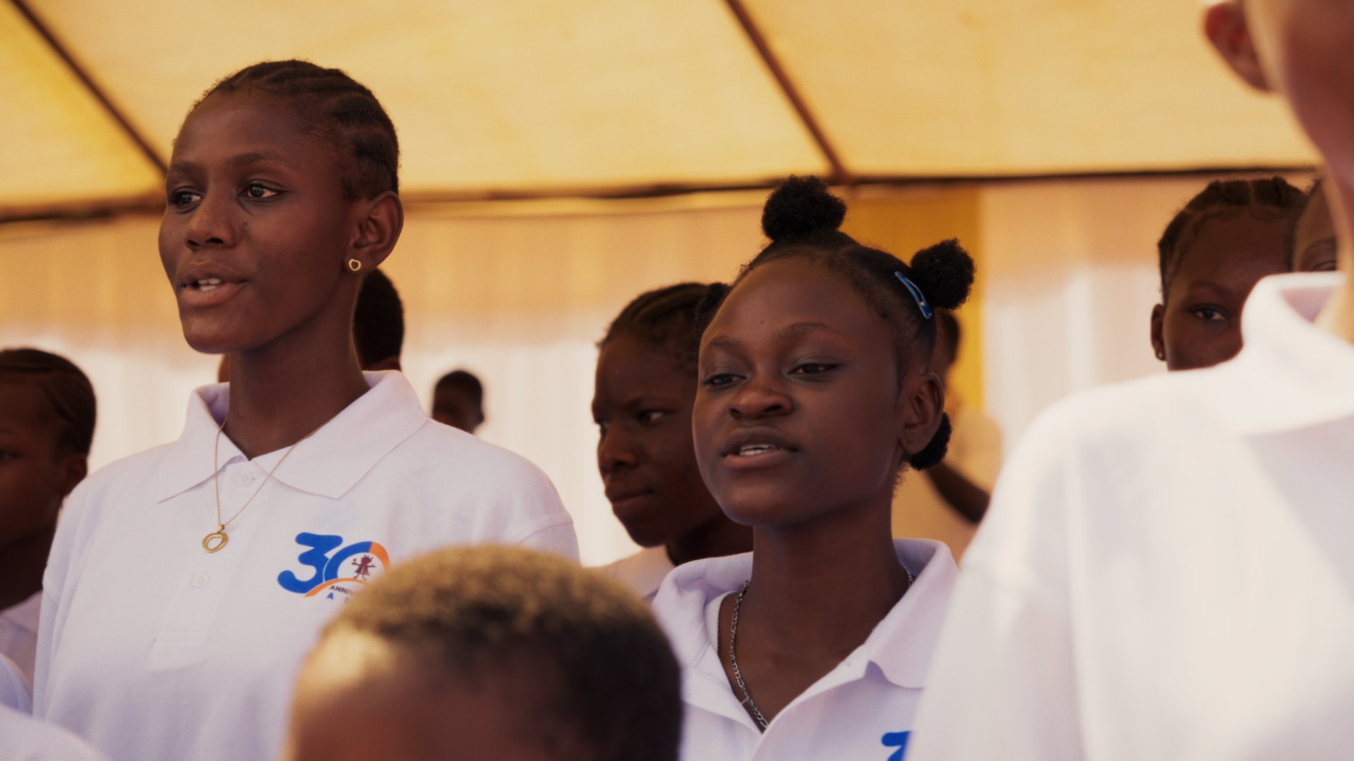 AMPO-Voice-Chor — Friedenslied „Leg deine Waffe nieder