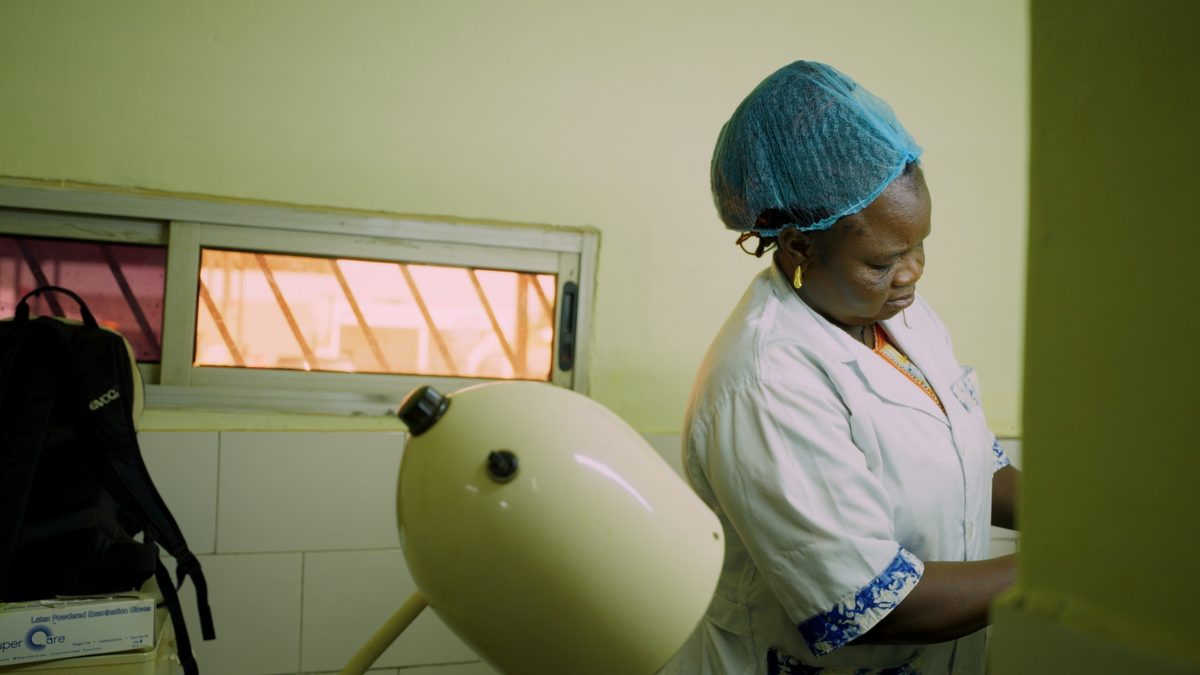Sterilisation und Pflege in der AMPO-Krankenstation